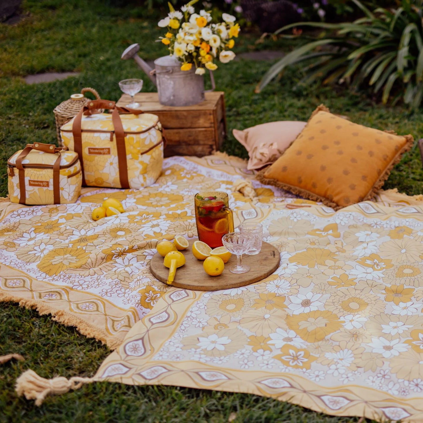 Lola Picnic Rug - Honey